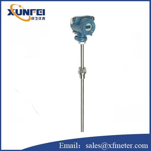 Temperature transmitter with display